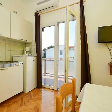 Vesna 1411 Tribunj (Sibenik-Knin)