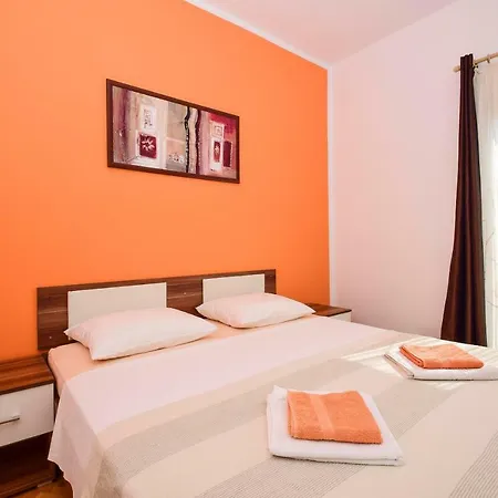 Vesna 1411 Vila Tribunj (Sibenik-Knin)